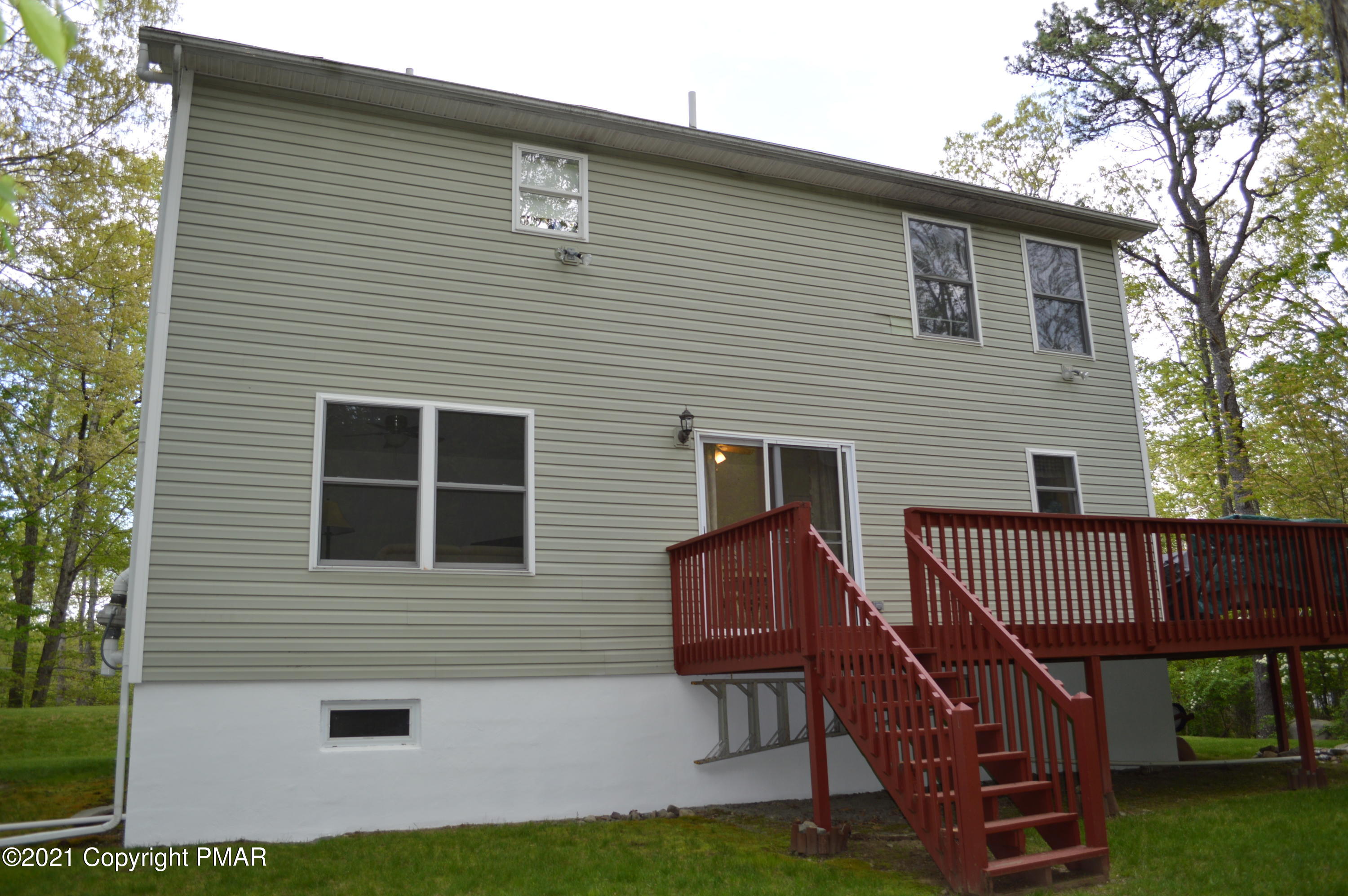 429 Timber Hill Road Henryville, PA 18332 - Photo 19 of 23 Rear view