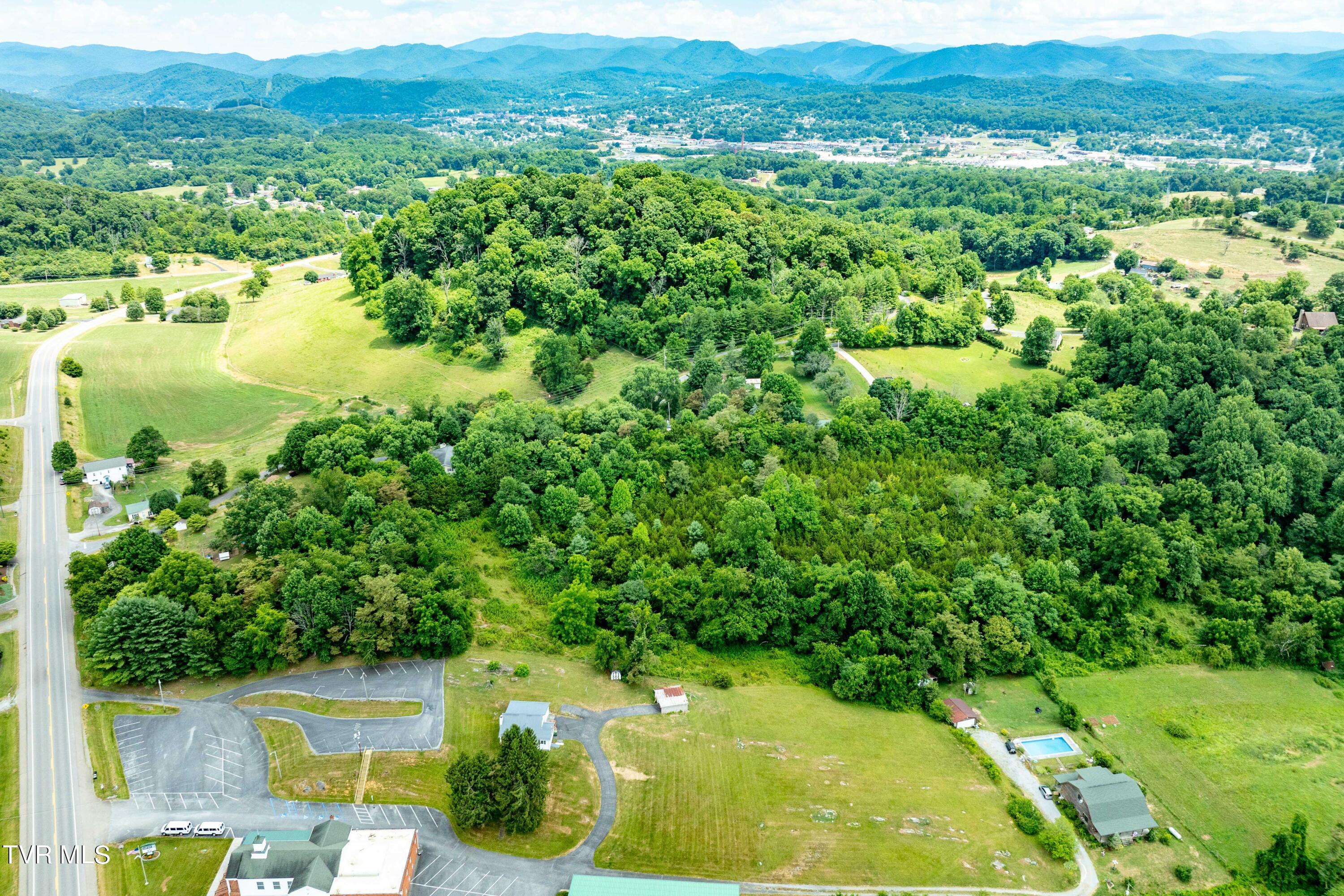 583 Watauga Road Watauga, TN 37694 - Photo 5 of 69 583 Watauga Rd (4 of 70)