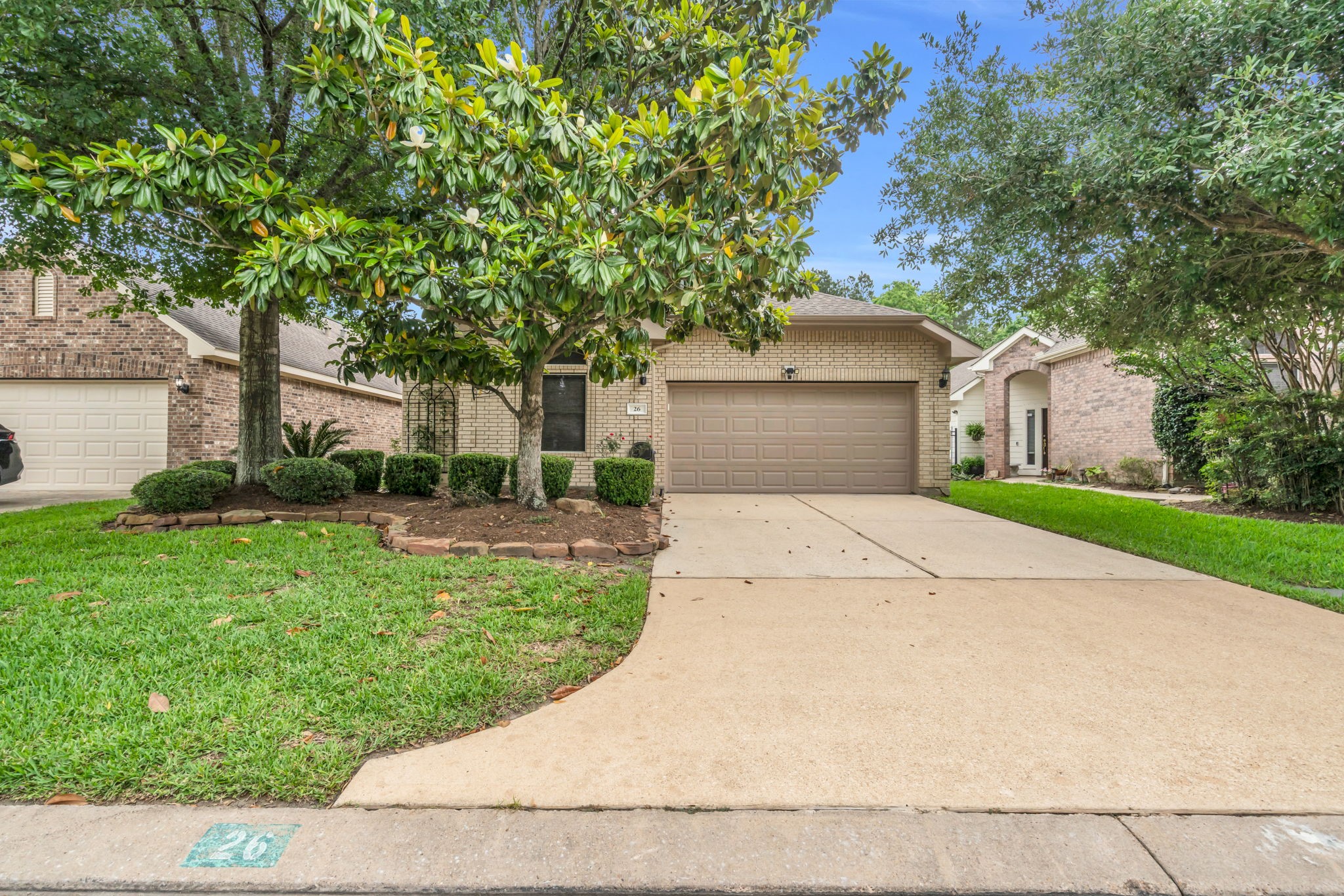 26 Paddington Way Conroe, TX 77384 - Photo 2 of 50
