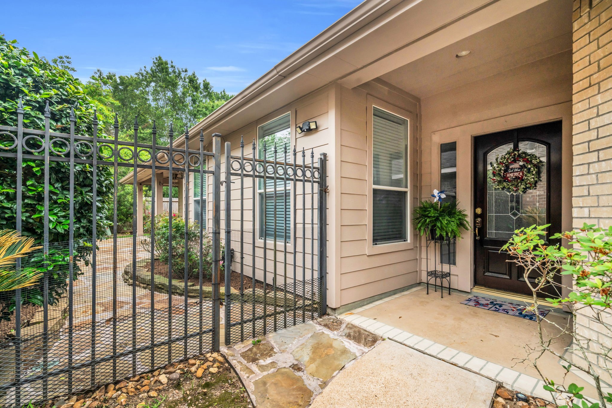 26 Paddington Way Conroe, TX 77384 - Photo 4 of 50