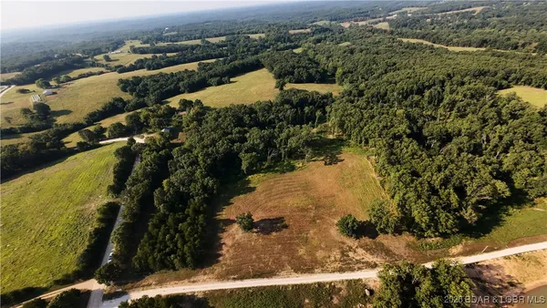 $76,370 | 4 Greystone, Eldon, MO 65026