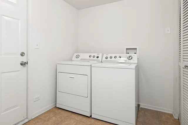 $2,550 | 3568 Gabrielle Lane, Aurora, IL 60504