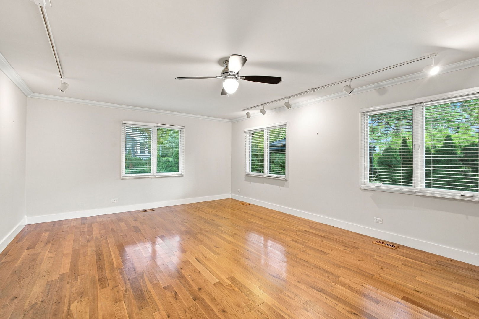 2752 Wendy Road Naperville, IL 60565 - Photo 21 of 64 Gallery Image 21