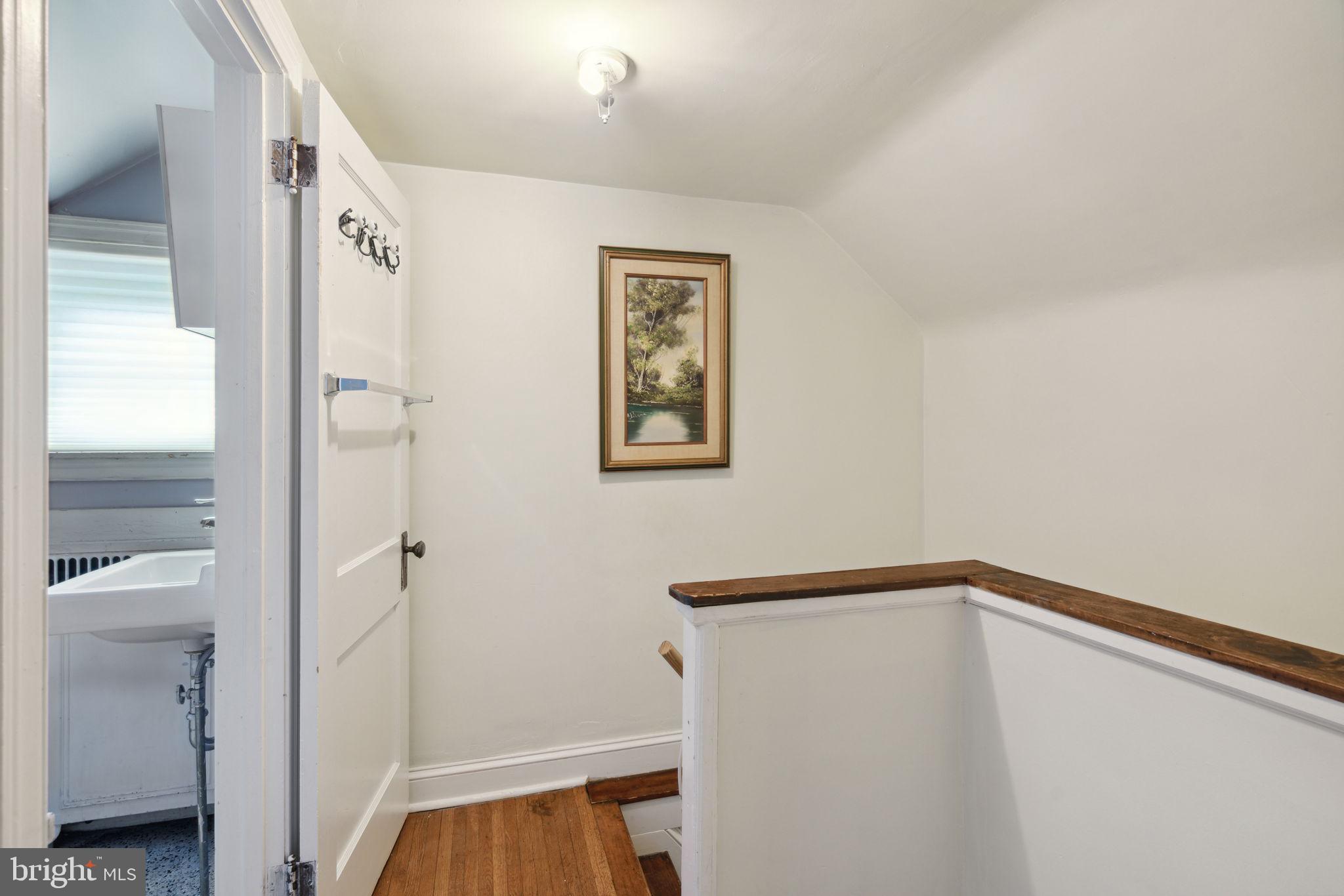 1406 Edgevale Road Wynnewood, PA 19096 - Photo 30 of 39 3rd Floor Suite