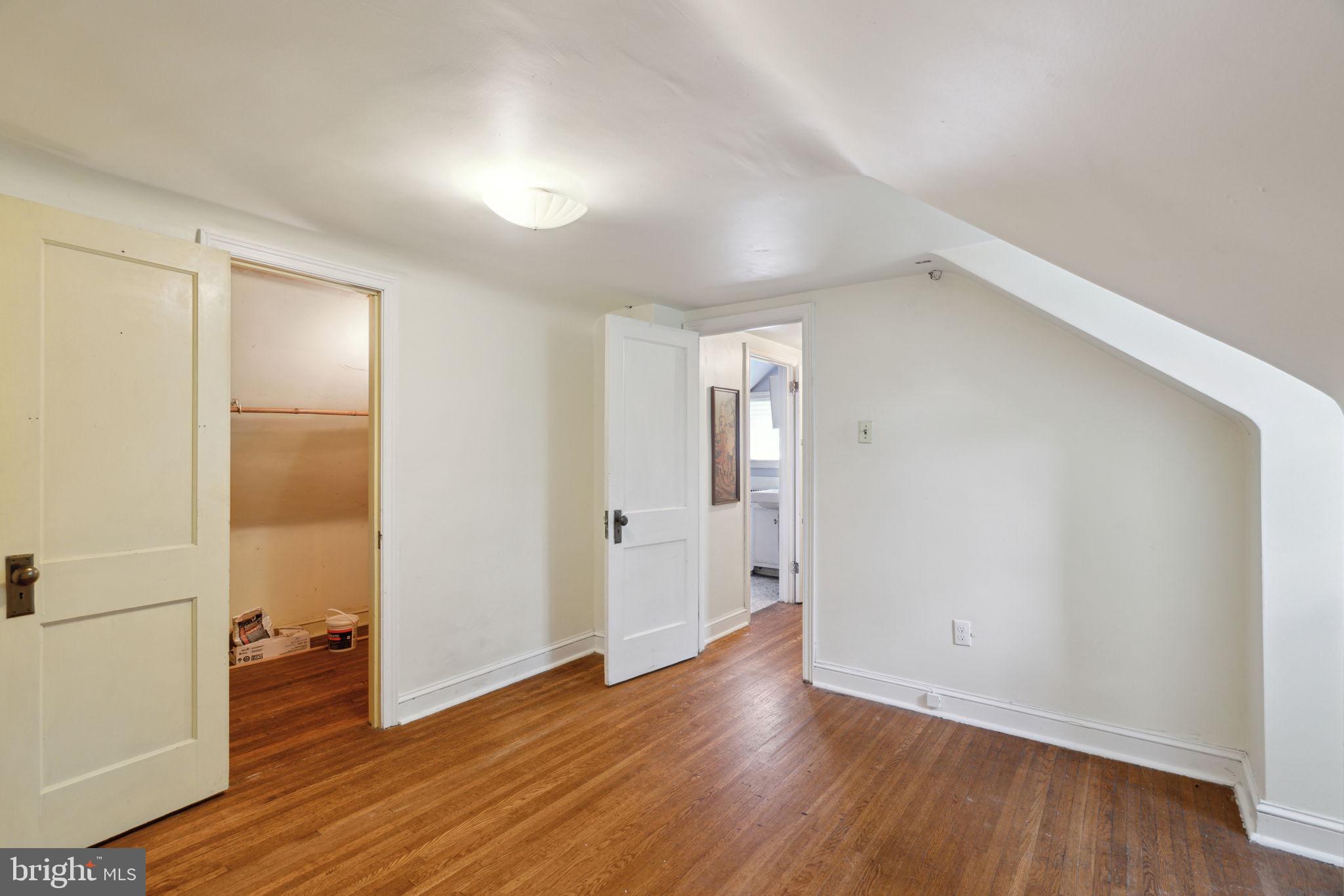 1406 Edgevale Road Wynnewood, PA 19096 - Photo 34 of 39 3rd Floor Bedroom w/ Walk-In Closet