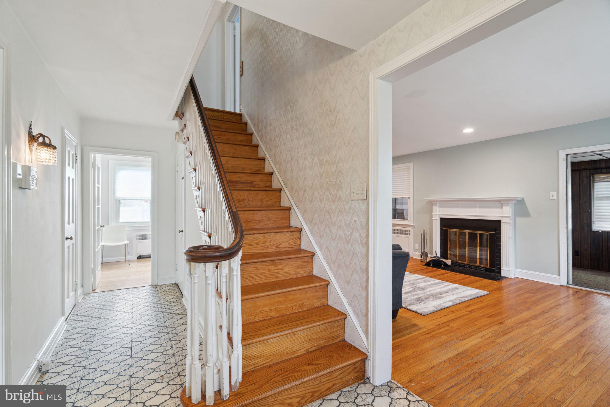 1406 Edgevale Road Wynnewood, PA 19096 - Photo 5 of 39