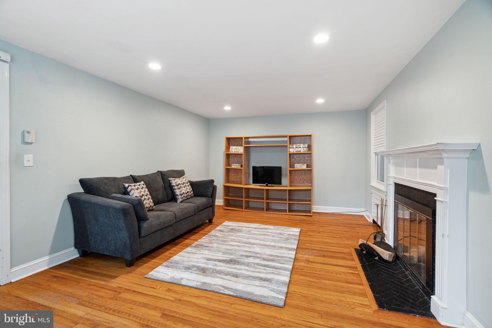 1406 Edgevale Road Wynnewood, PA 19096 - Photo 6 of 39