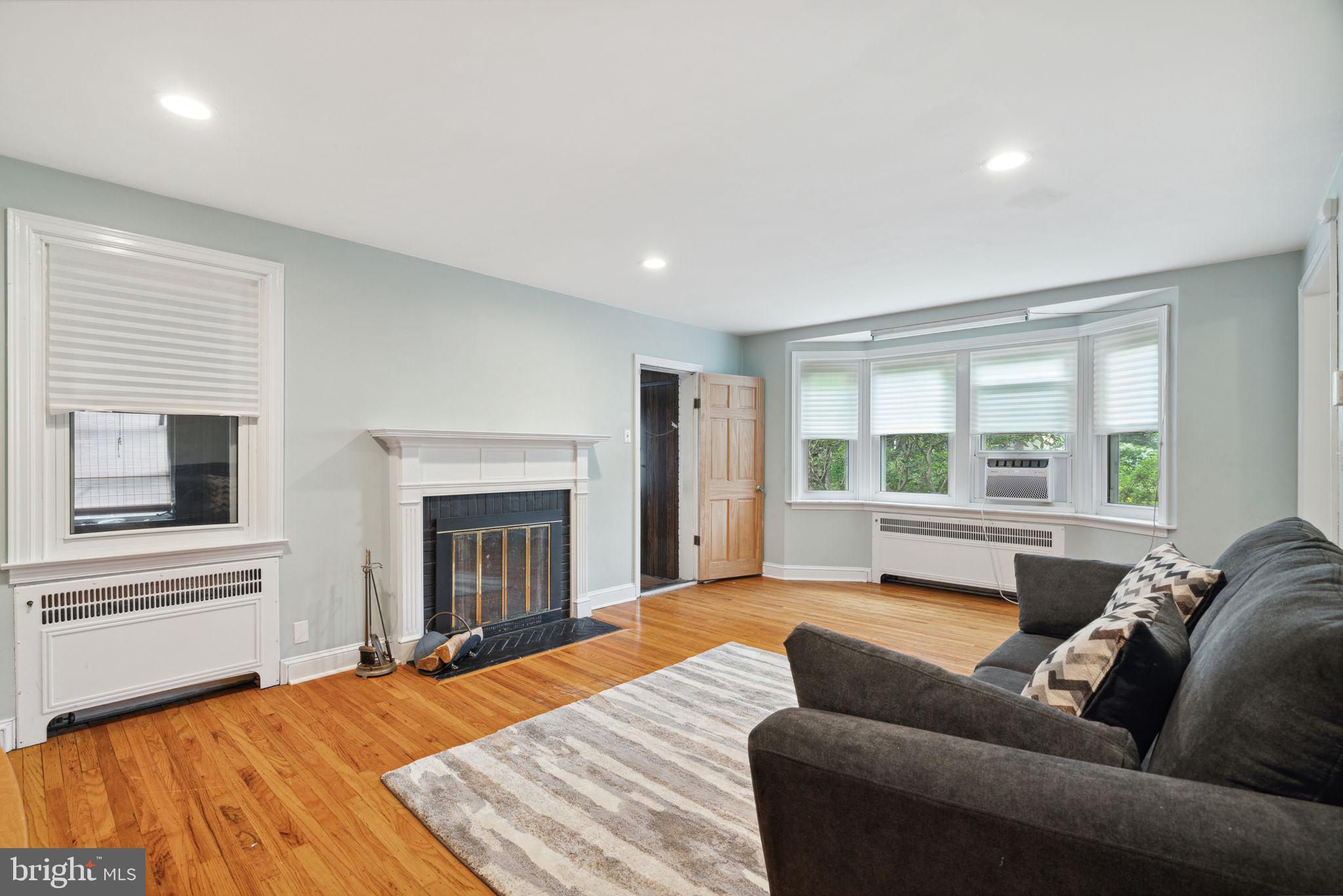 1406 Edgevale Road Wynnewood, PA 19096 - Photo 8 of 39