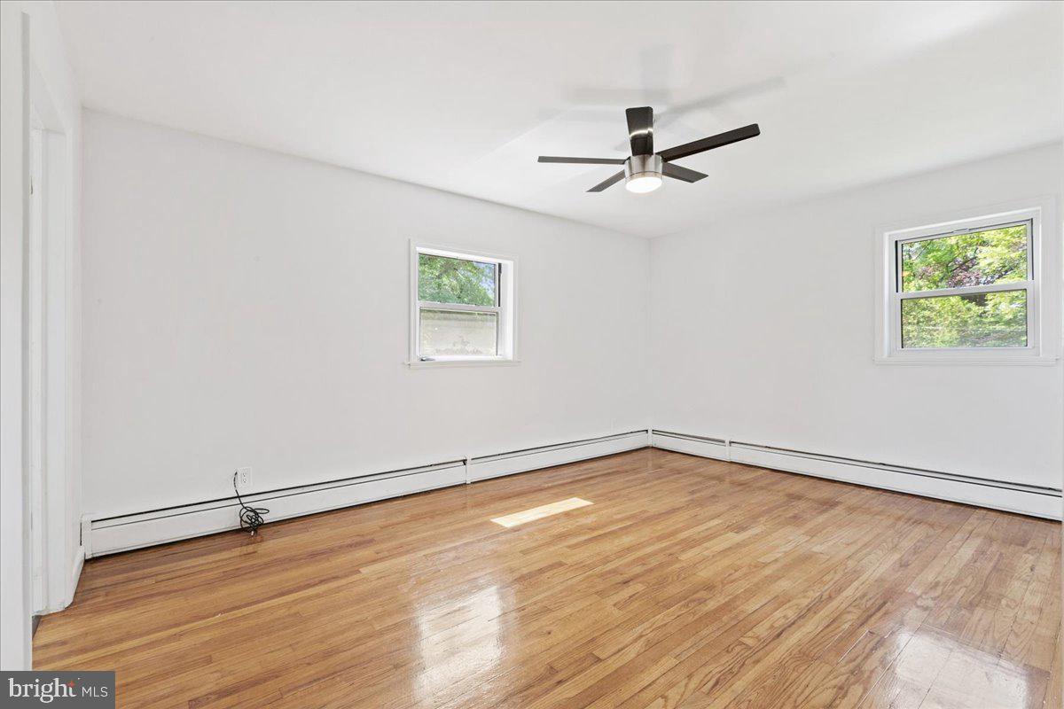 8 Maddock Drive Ewing, NJ 08628 - Photo 13 of 39