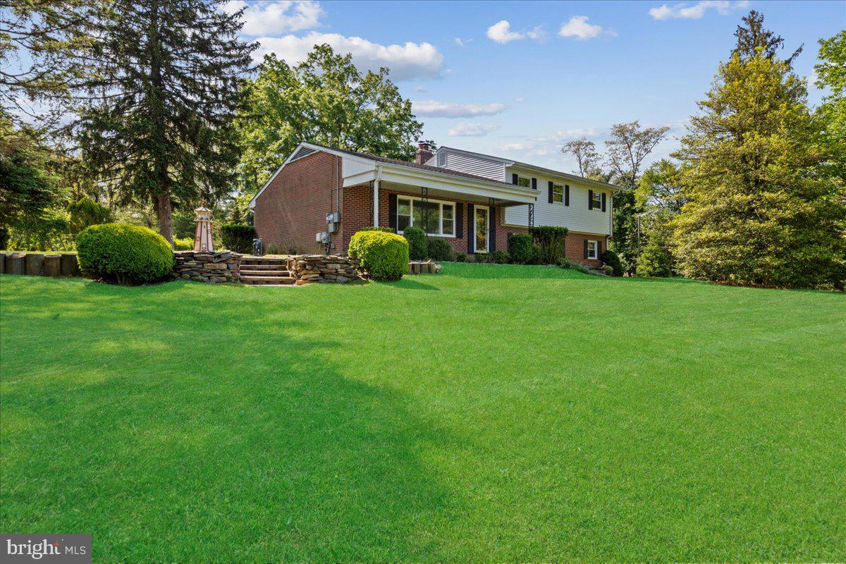 8 Maddock Drive Ewing, NJ 08628 - Photo 2 of 39