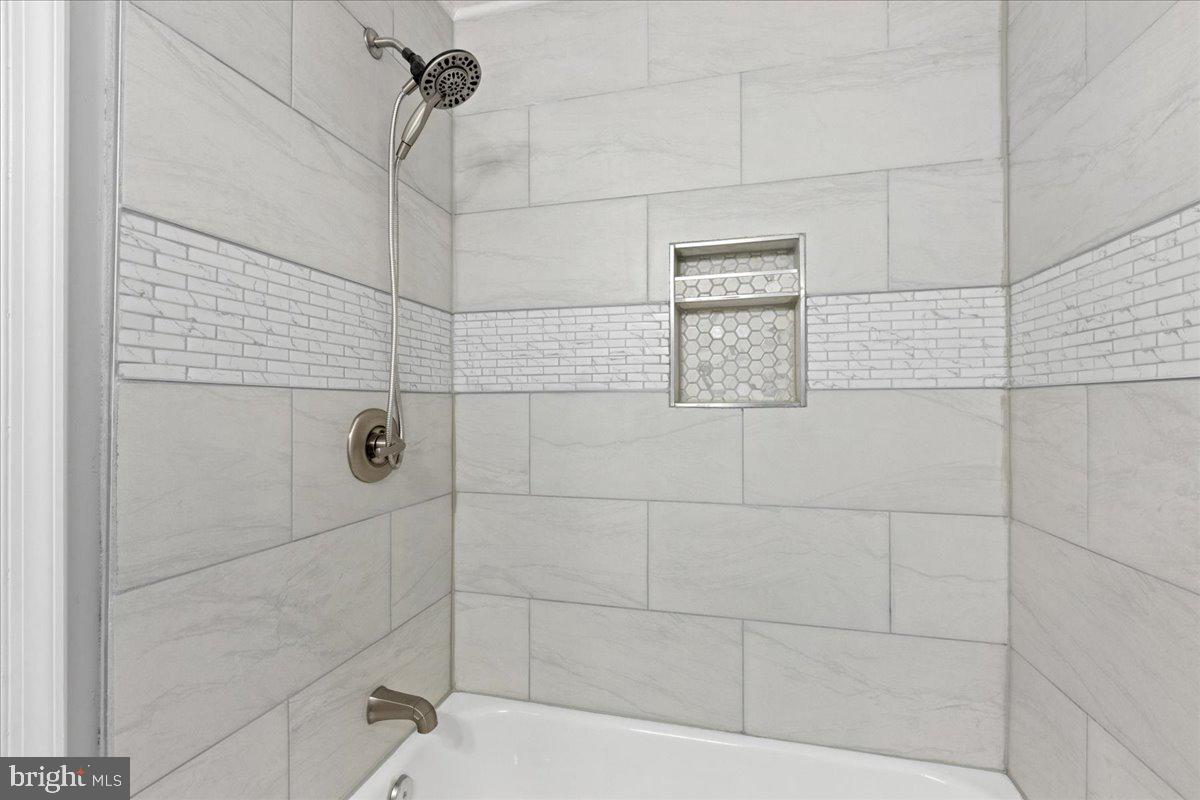 8 Maddock Drive Ewing, NJ 08628 - Photo 21 of 39