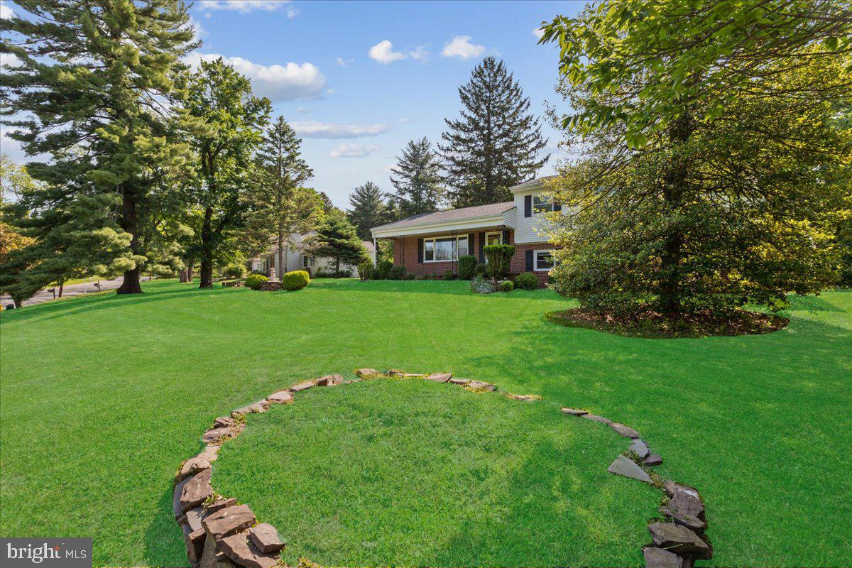 8 Maddock Drive Ewing, NJ 08628 - Photo 3 of 39