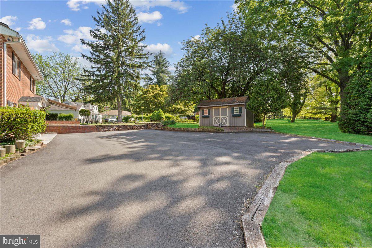 8 Maddock Drive Ewing, NJ 08628 - Photo 34 of 39