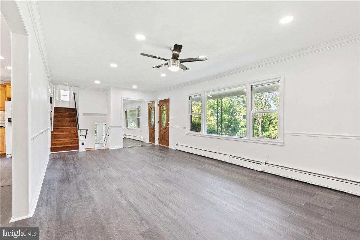 8 Maddock Drive Ewing, NJ 08628 - Photo 5 of 39