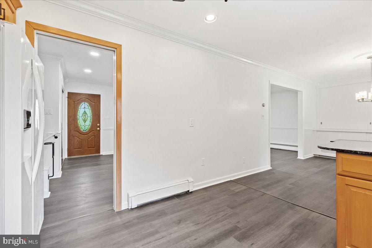 8 Maddock Drive Ewing, NJ 08628 - Photo 8 of 39