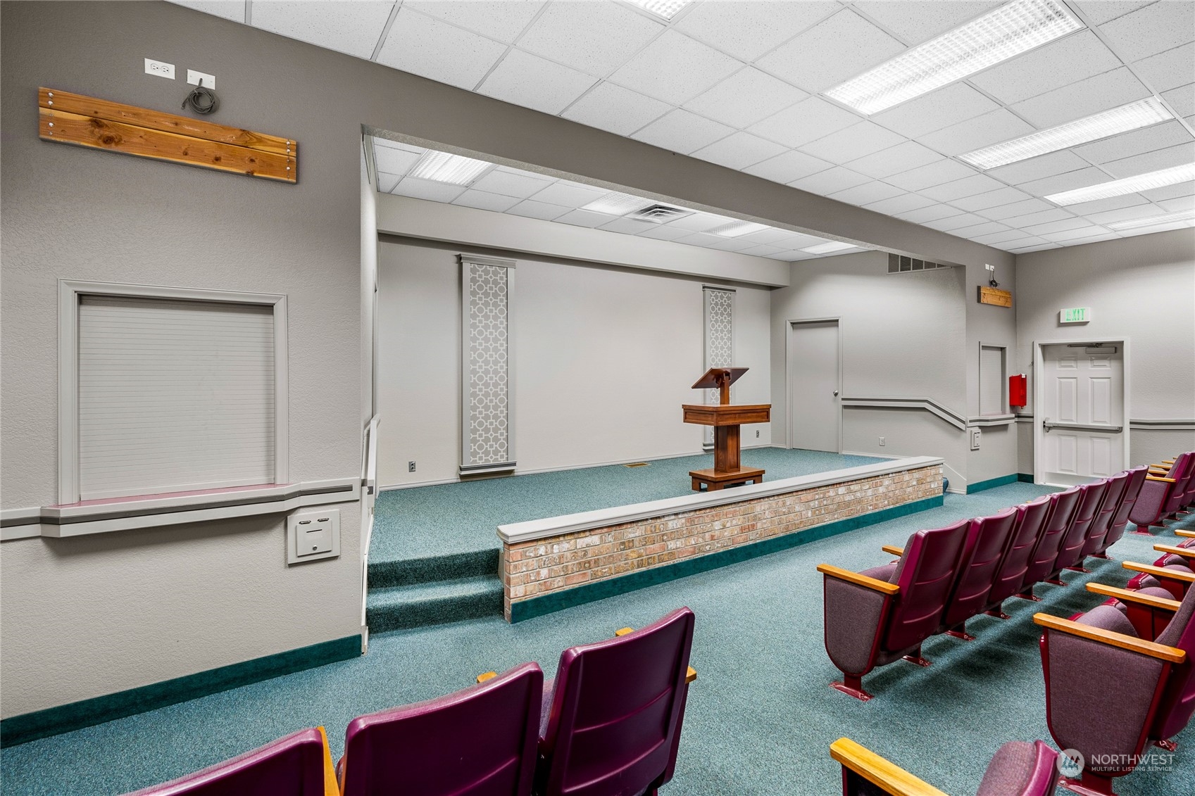 804 North State Street Tacoma, WA 98403 - Photo 12 of 36 a living room with furniture and a table