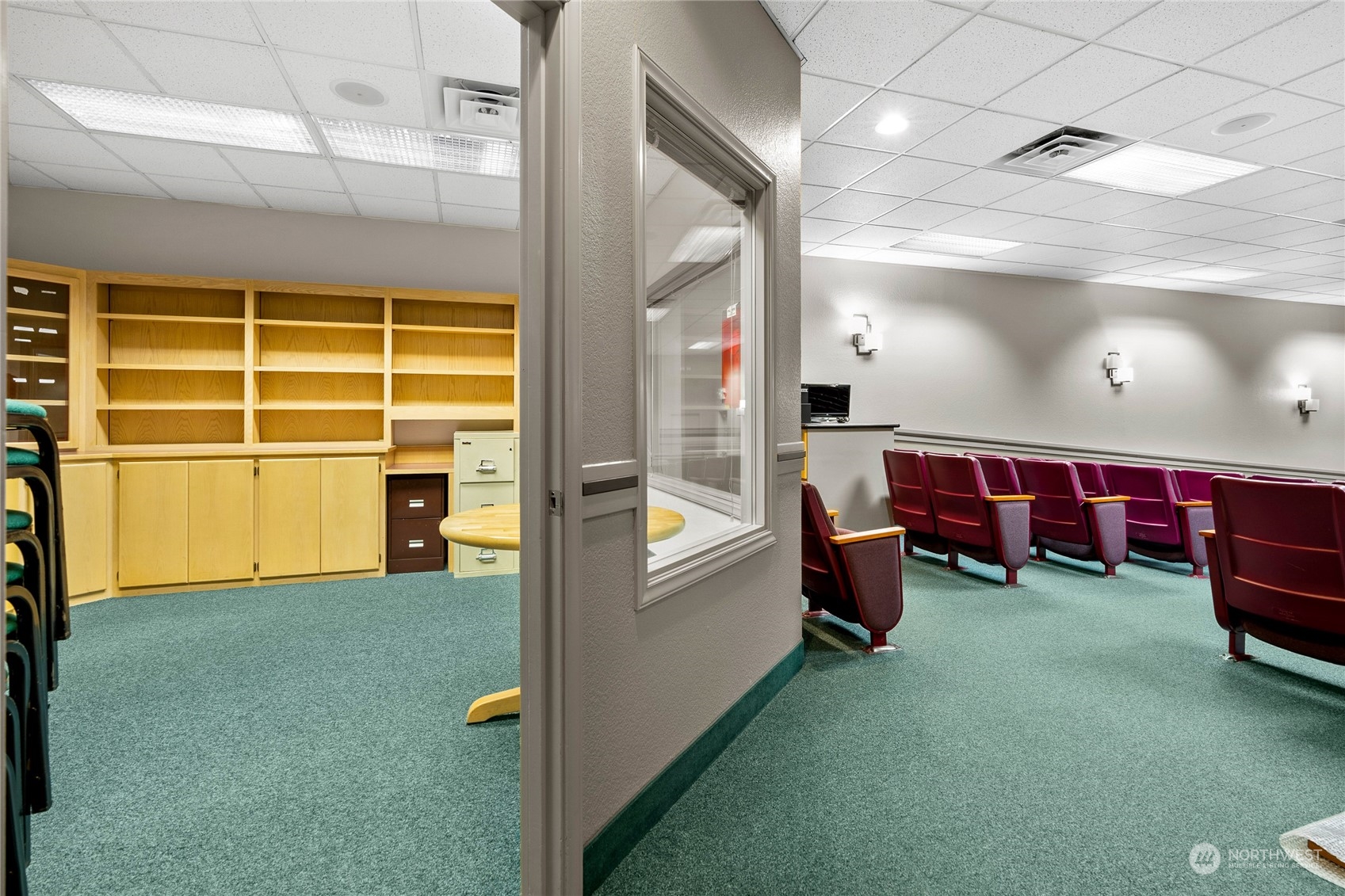 804 North State Street Tacoma, WA 98403 - Photo 16 of 36 a view of game room with lounge chair