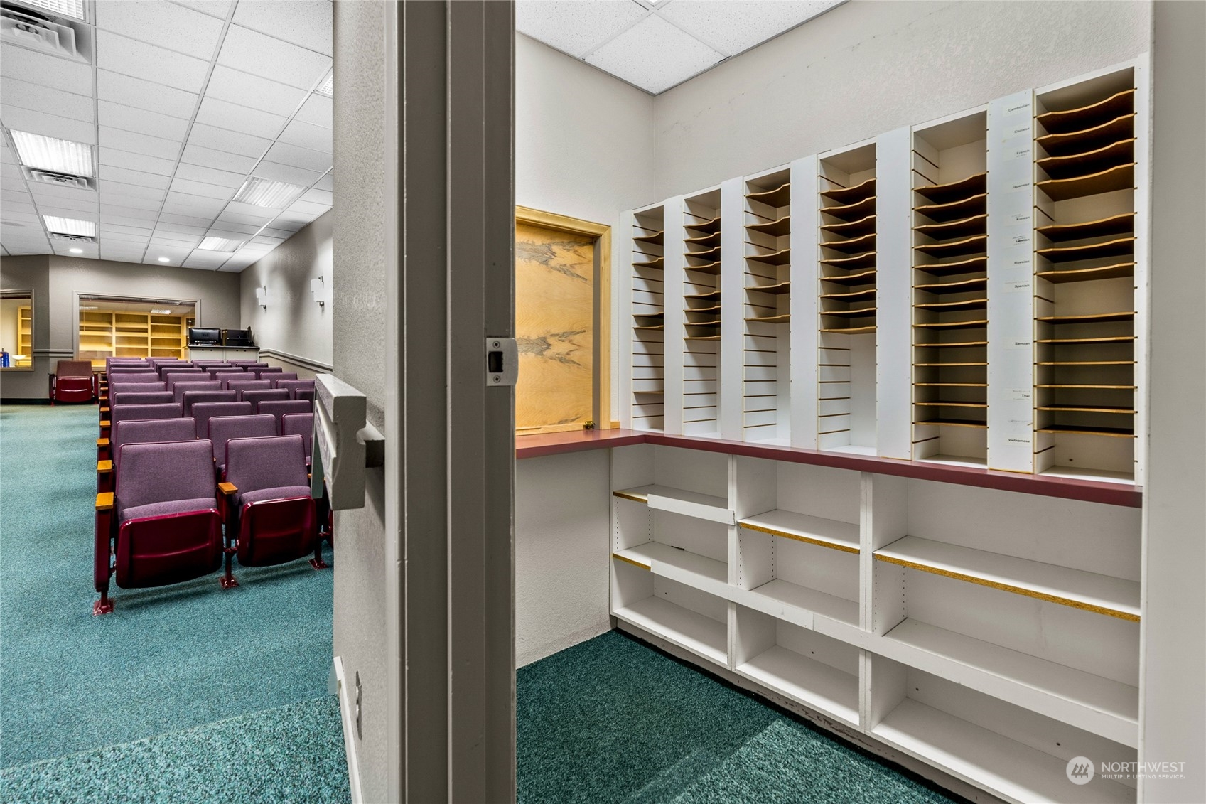 804 North State Street Tacoma, WA 98403 - Photo 17 of 36 a view of livingroom with furniture