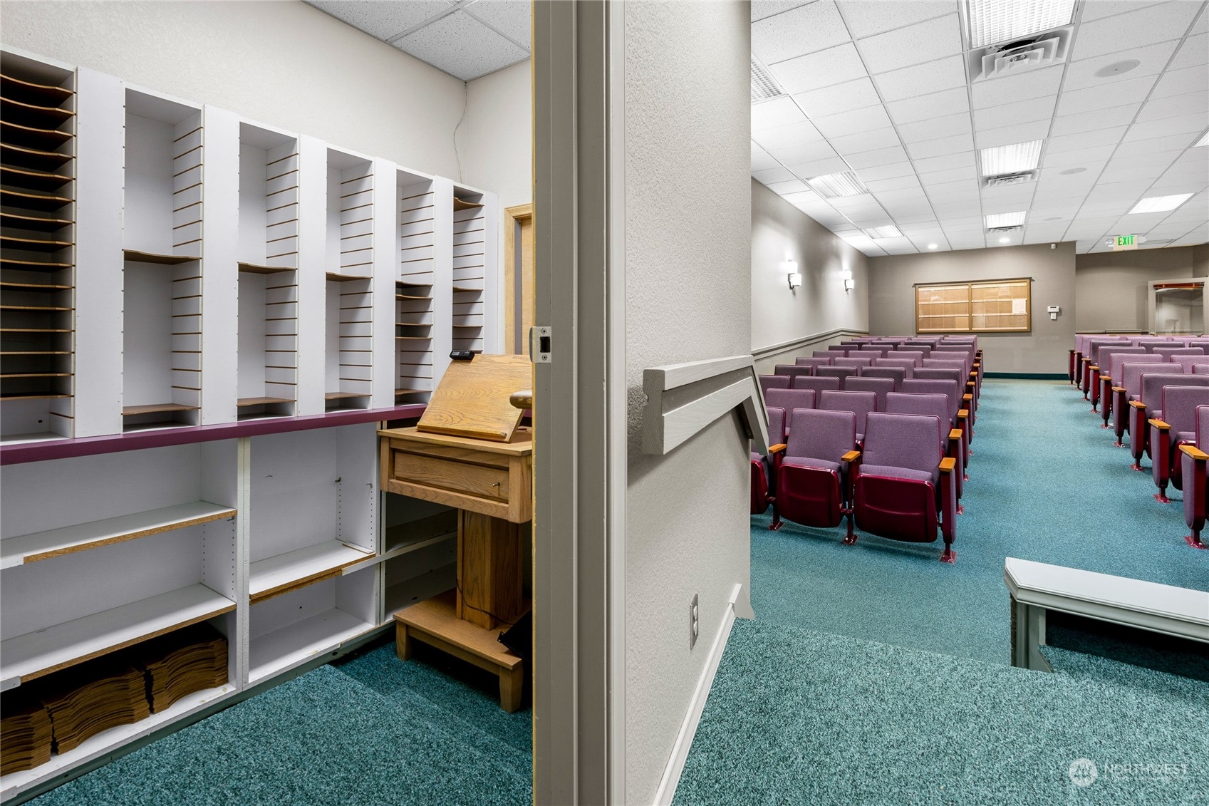 804 North State Street Tacoma, WA 98403 - Photo 18 of 36 a view of living room and workspace