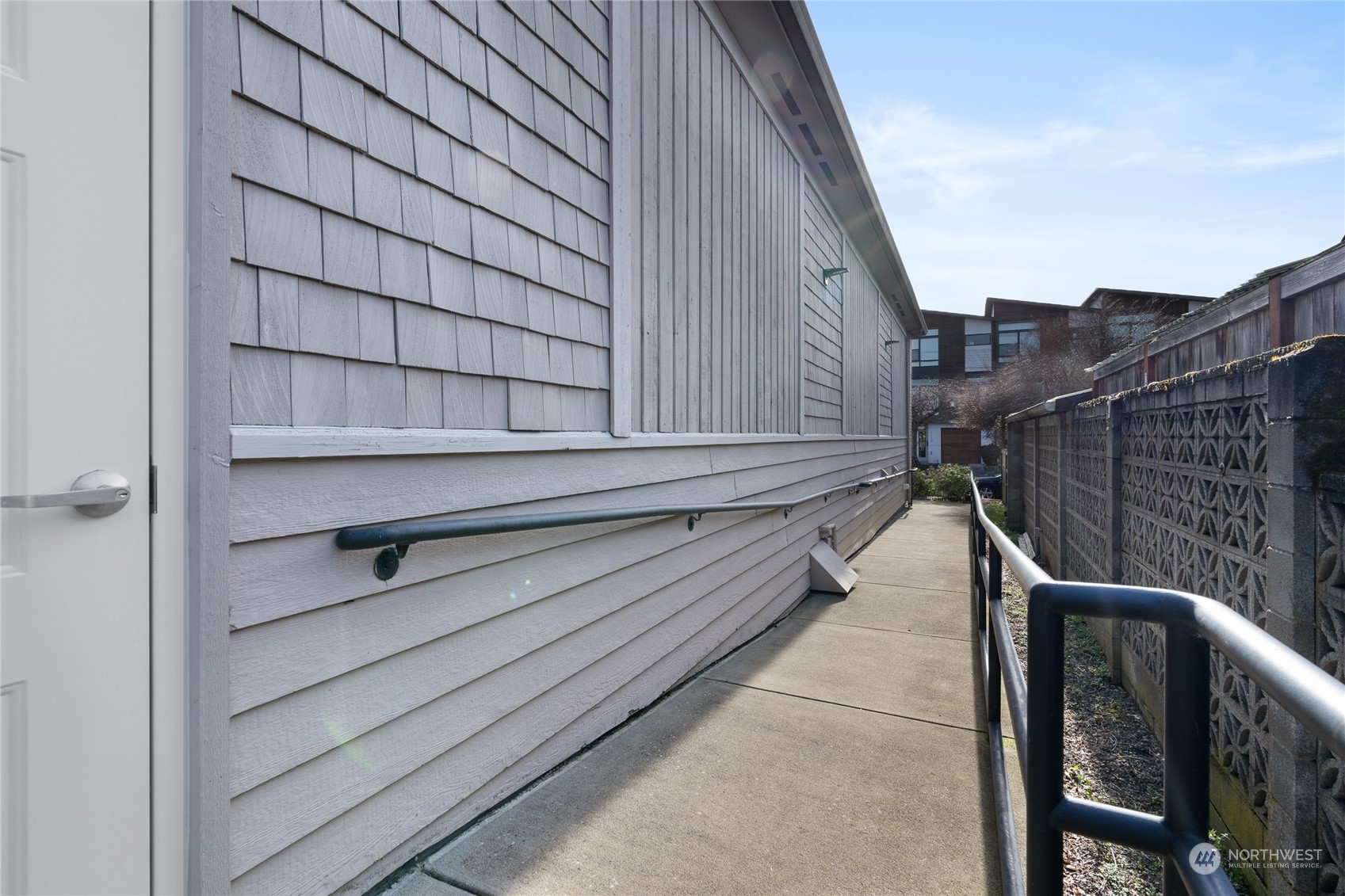 804 North State Street Tacoma, WA 98403 - Photo 31 of 36 a view of entryway