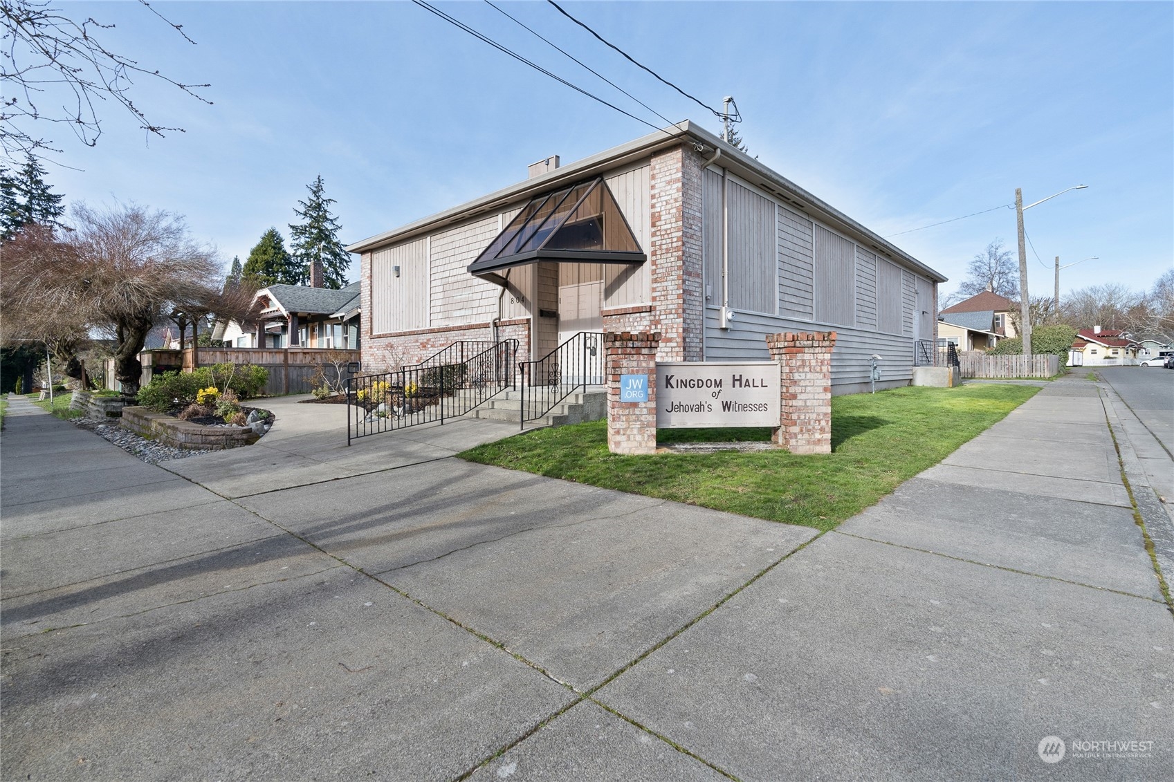 804 North State Street Tacoma, WA 98403 - Photo 35 of 36 a front view of a house with a yard and garage