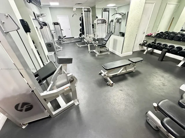 $2,500 | 3180 South Ocean Drive, Unit 303, Hallandale Beach, FL 33009