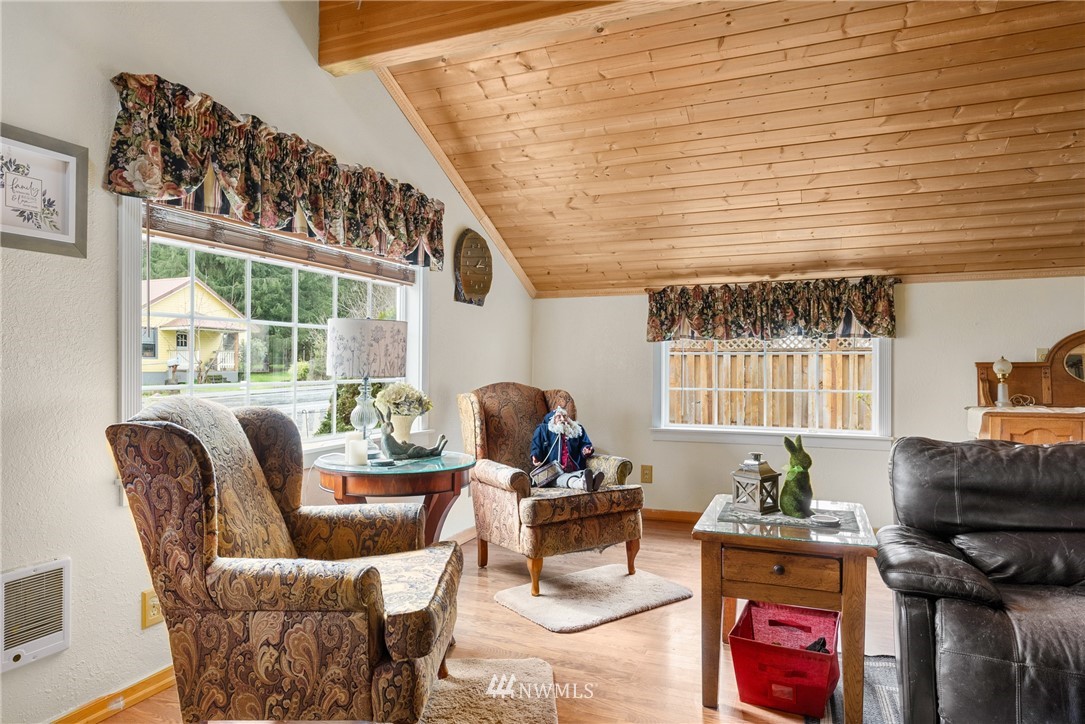 10 Rue Creek Road Raymond, WA 98577 - Photo 8 of 30 Gallery Image 8