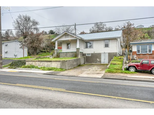 $299,000 | 1716 Southeast Court Avenue, Pendleton, OR 97801