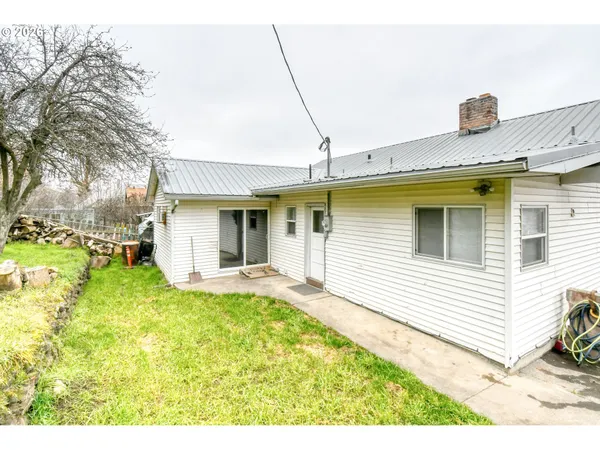 $299,000 | 1716 Southeast Court Avenue, Pendleton, OR 97801