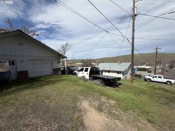 $299,000 | 1716 Southeast Court Avenue, Pendleton, OR 97801