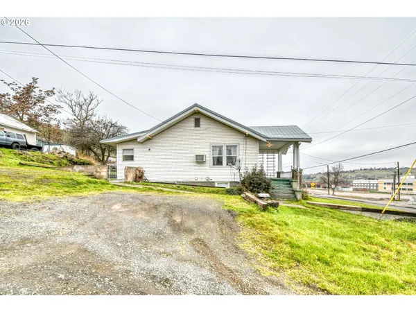 $299,000 | 1716 Southeast Court Avenue, Pendleton, OR 97801