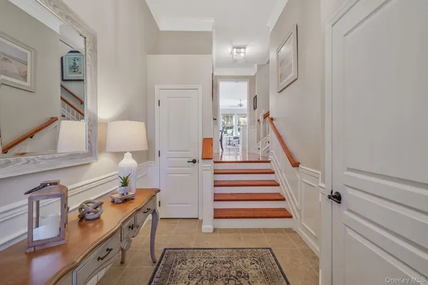 $680,000 | 6 Sugar Pine Lane, Bay Shore, NY 11706