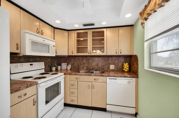 $110,000 | 19 Suffolk A, Boca Raton, FL 33434