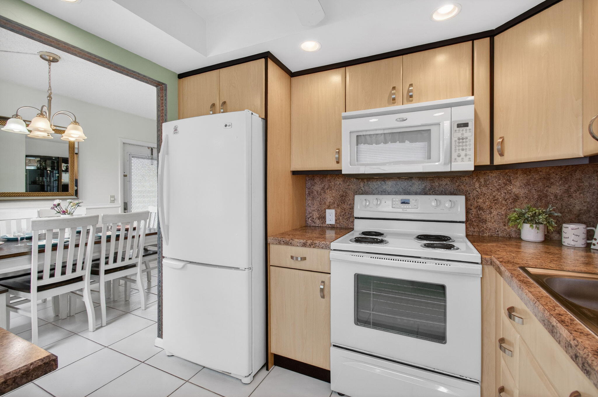 19 Suffolk A Boca Raton, FL 33434 - Photo 11 of 20 Kitchen