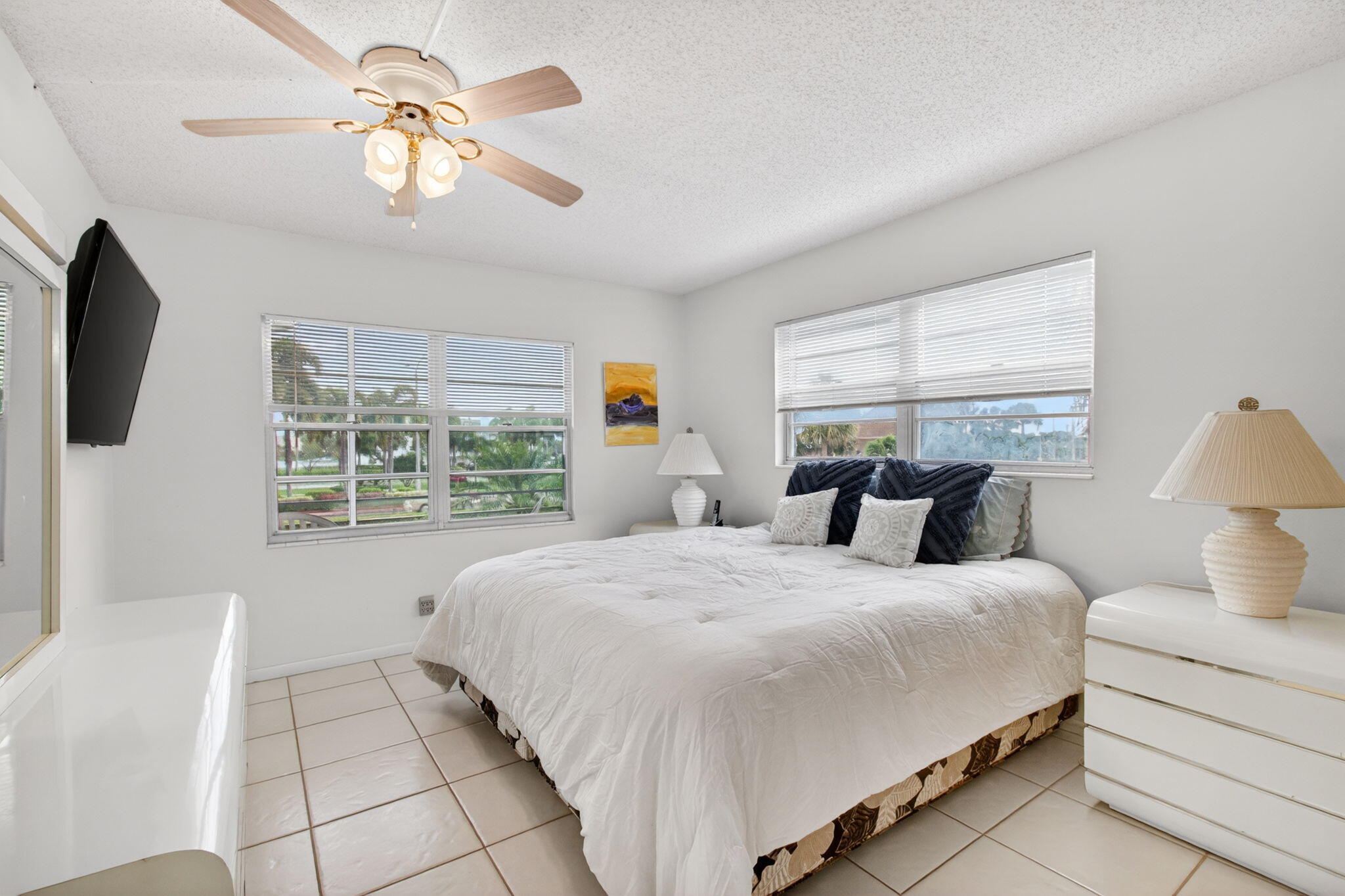 19 Suffolk A Boca Raton, FL 33434 - Photo 12 of 20 Primary Bedroom