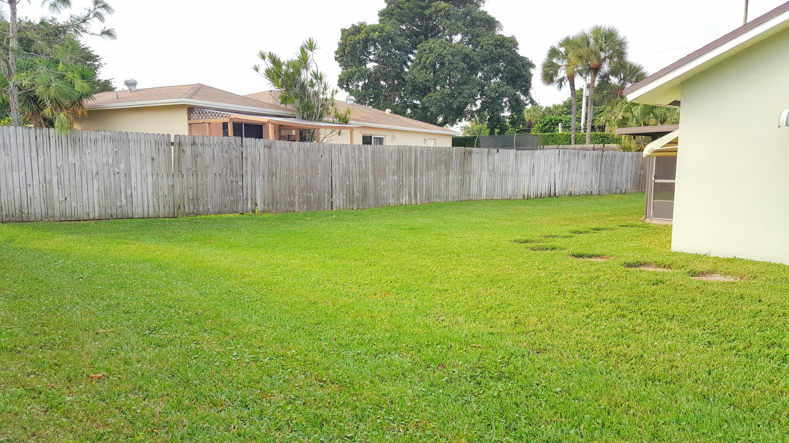 9653 Colorado Court Boca Raton, FL 33434 - Photo 7 of 35 backyard