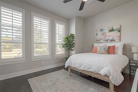 $975,000 | 30 Argosy Bend Place, Tomball, TX 77375