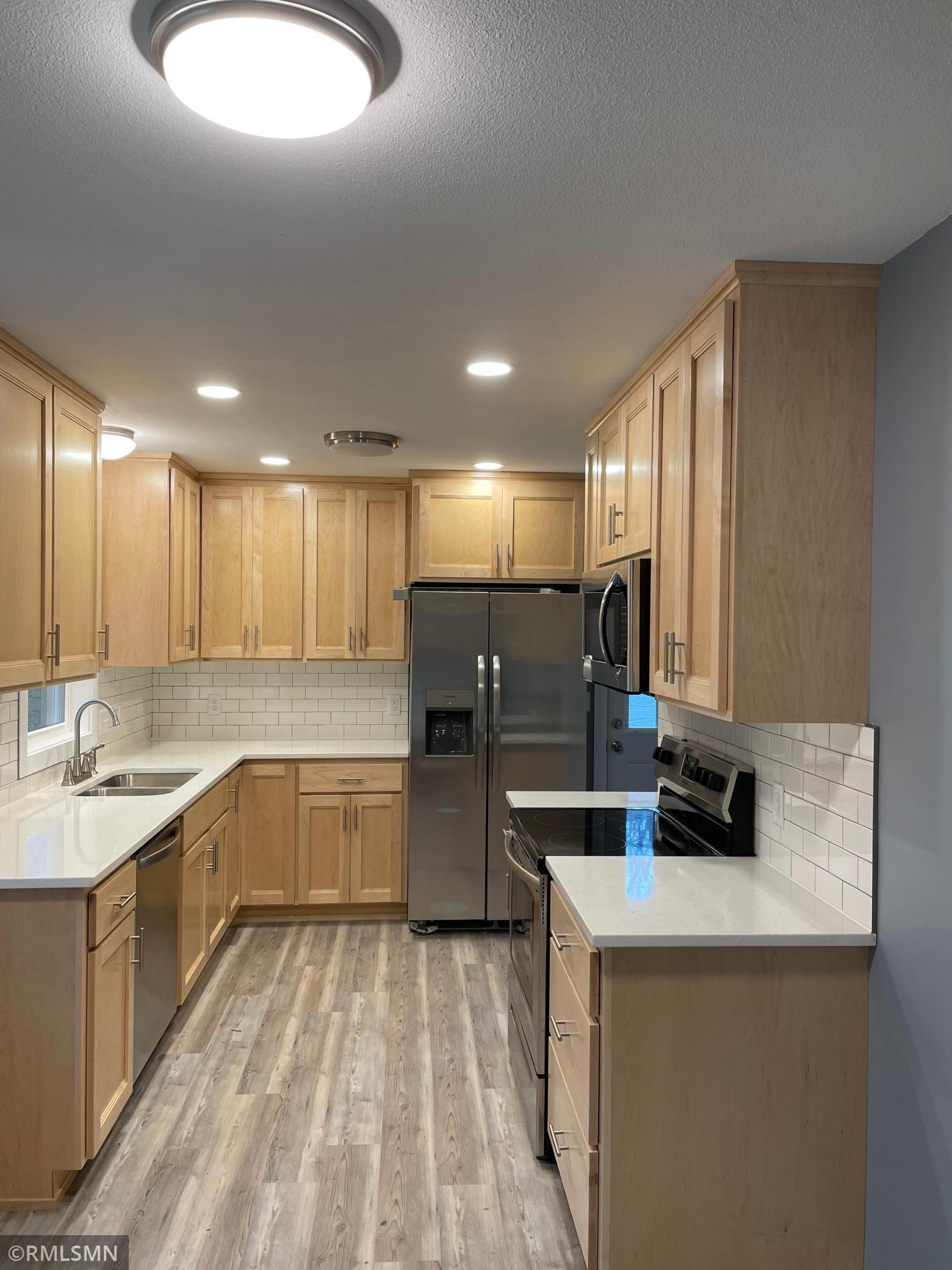 932 Cobb Road Shoreview, MN 55126 - Photo 3 of 13 Gallery Image 3