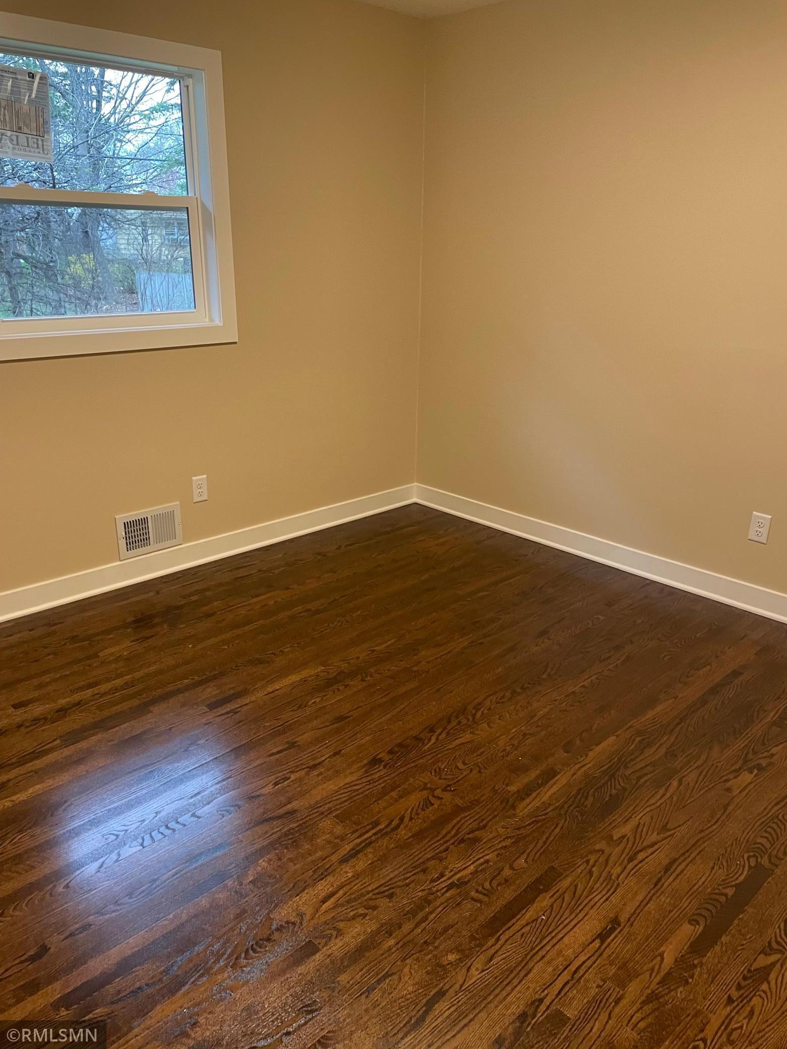 932 Cobb Road Shoreview, MN 55126 - Photo 6 of 13 Gallery Image 6