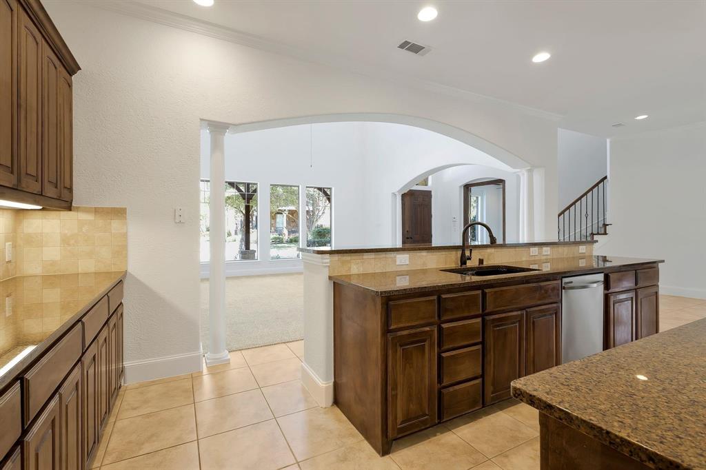 7905 Kickapoo Drive McKinney, TX 75070 - Photo 14 of 38 Kitchen/Living Room