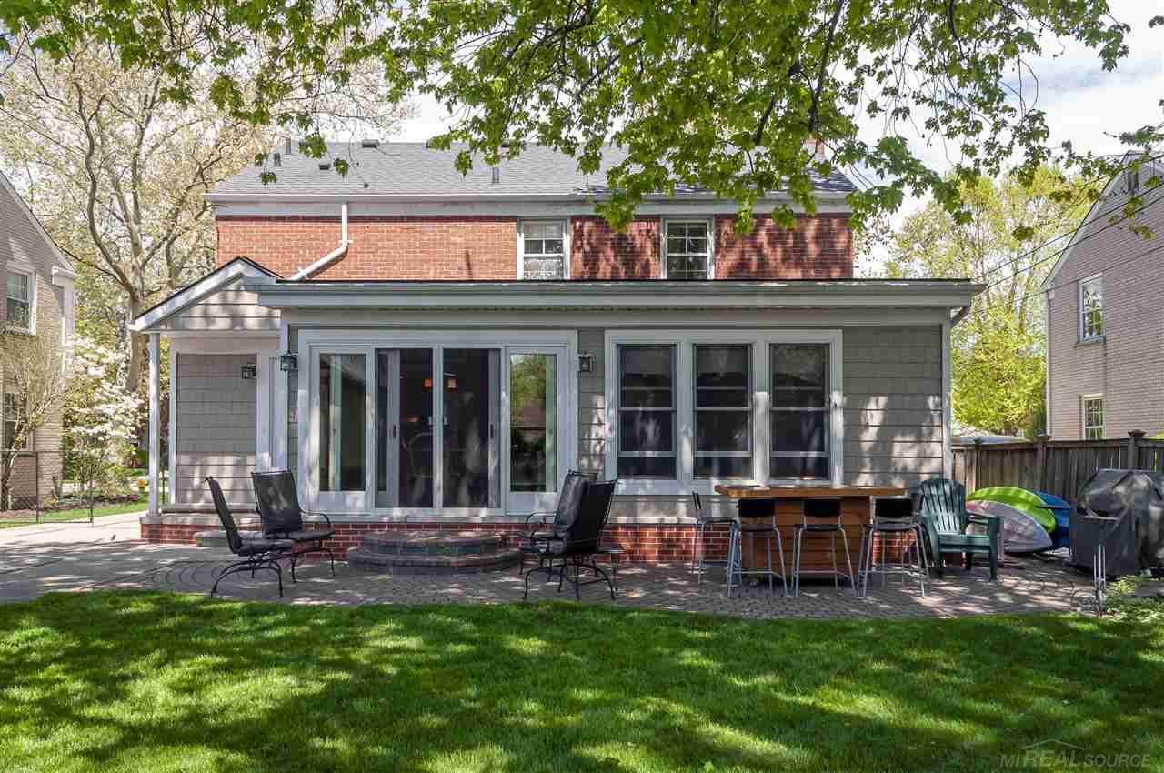 1555 Fairholme Road Grosse Pointe, MI 48236 - Photo 36 of 36 50074999-35.JPG