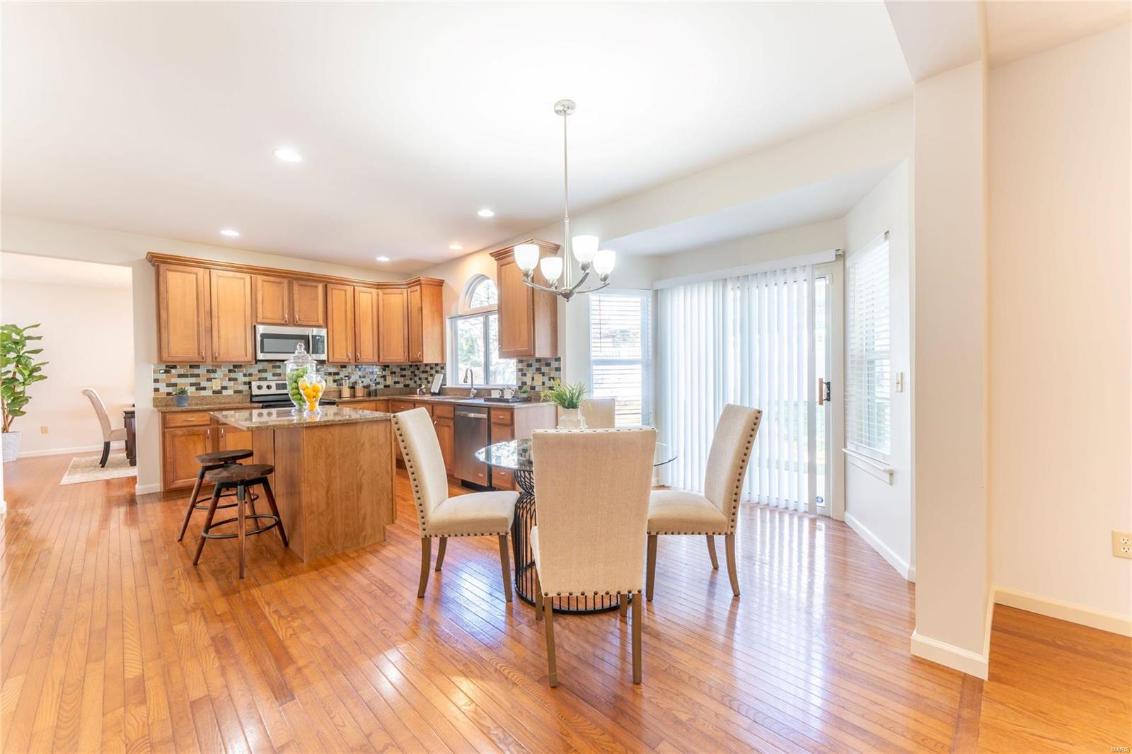 10461 Savannah Avenue St. Louis, MO 63131 - Photo 17 of 26