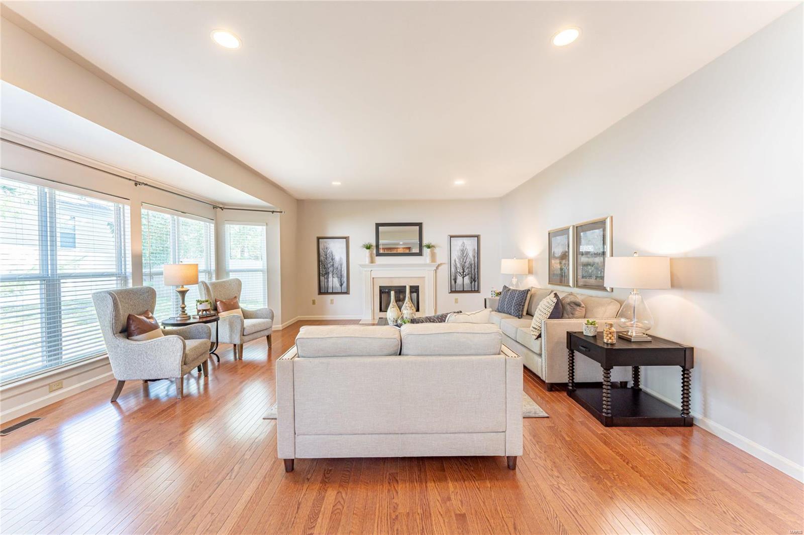 10461 Savannah Avenue St. Louis, MO 63131 - Photo 4 of 26