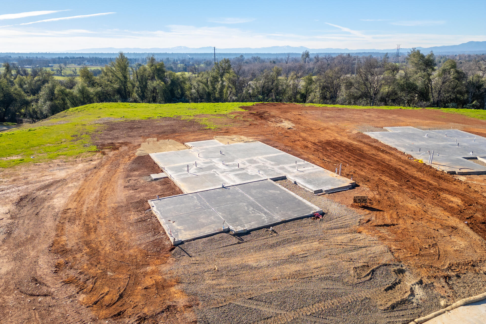 2575 Uphill Avenue Redding, CA 96002 - Photo 5 of 5 a view of a tennis court