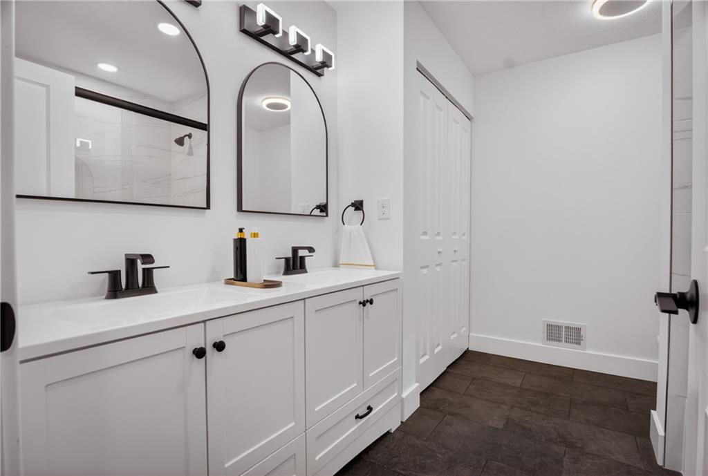 225 Wilbert Street Pittsburgh, PA 15211 - Photo 21 of 34 common. upper level