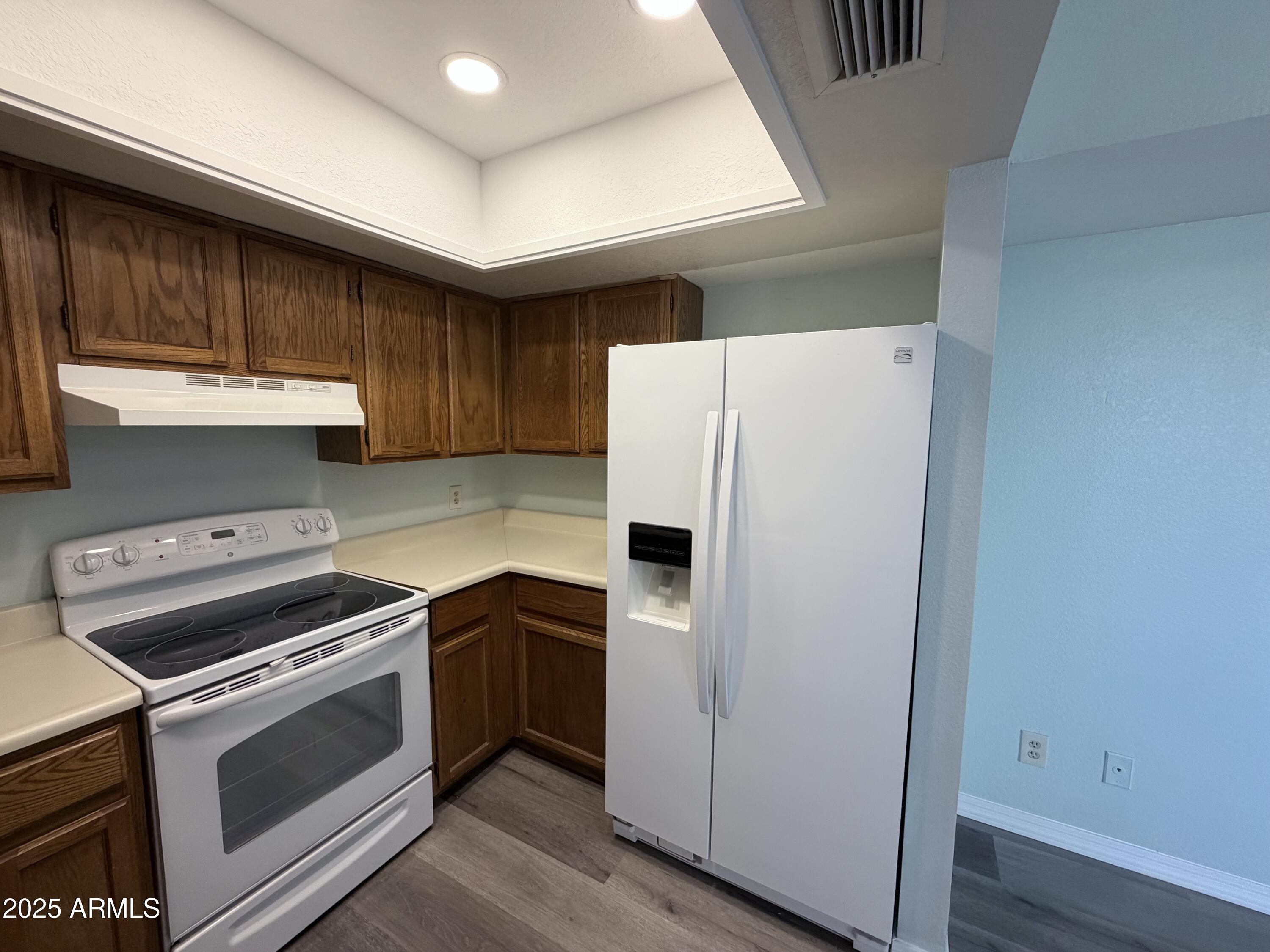 14220 North Galatea Drive, Unit B Fountain Hills, AZ 85268 - Photo 8 of 22 Kitchen