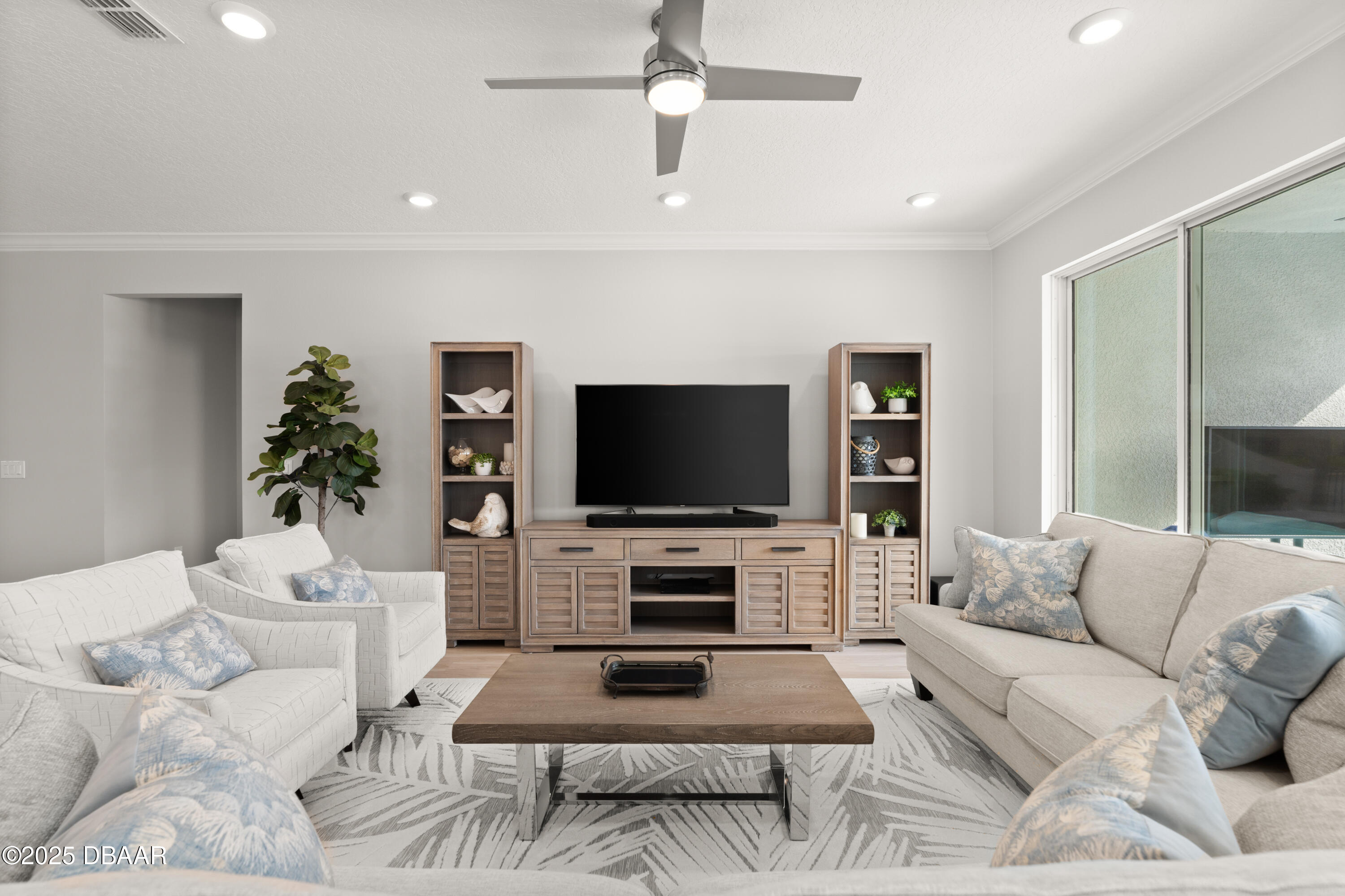 256 Jackson Loop DeLand, FL 32724 - Photo 16 of 46 Living Room