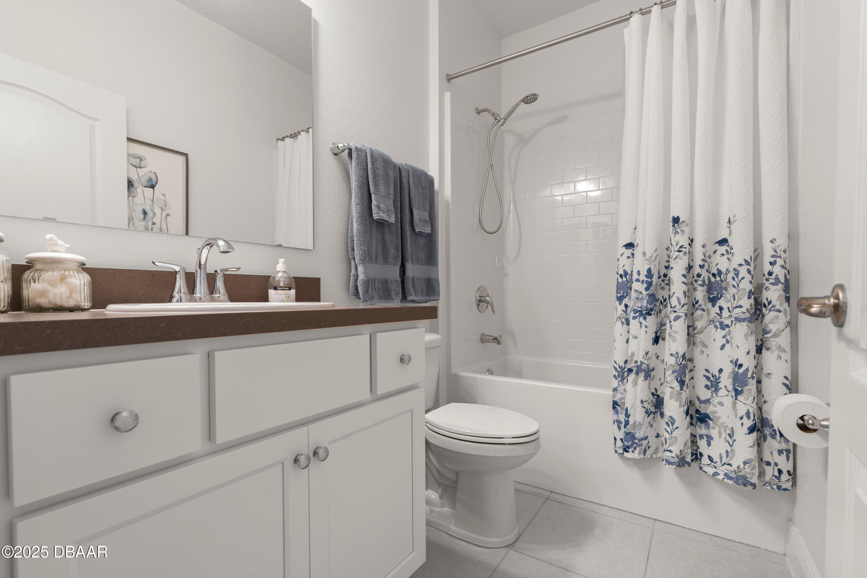 256 Jackson Loop DeLand, FL 32724 - Photo 27 of 46 Guest Bathroom