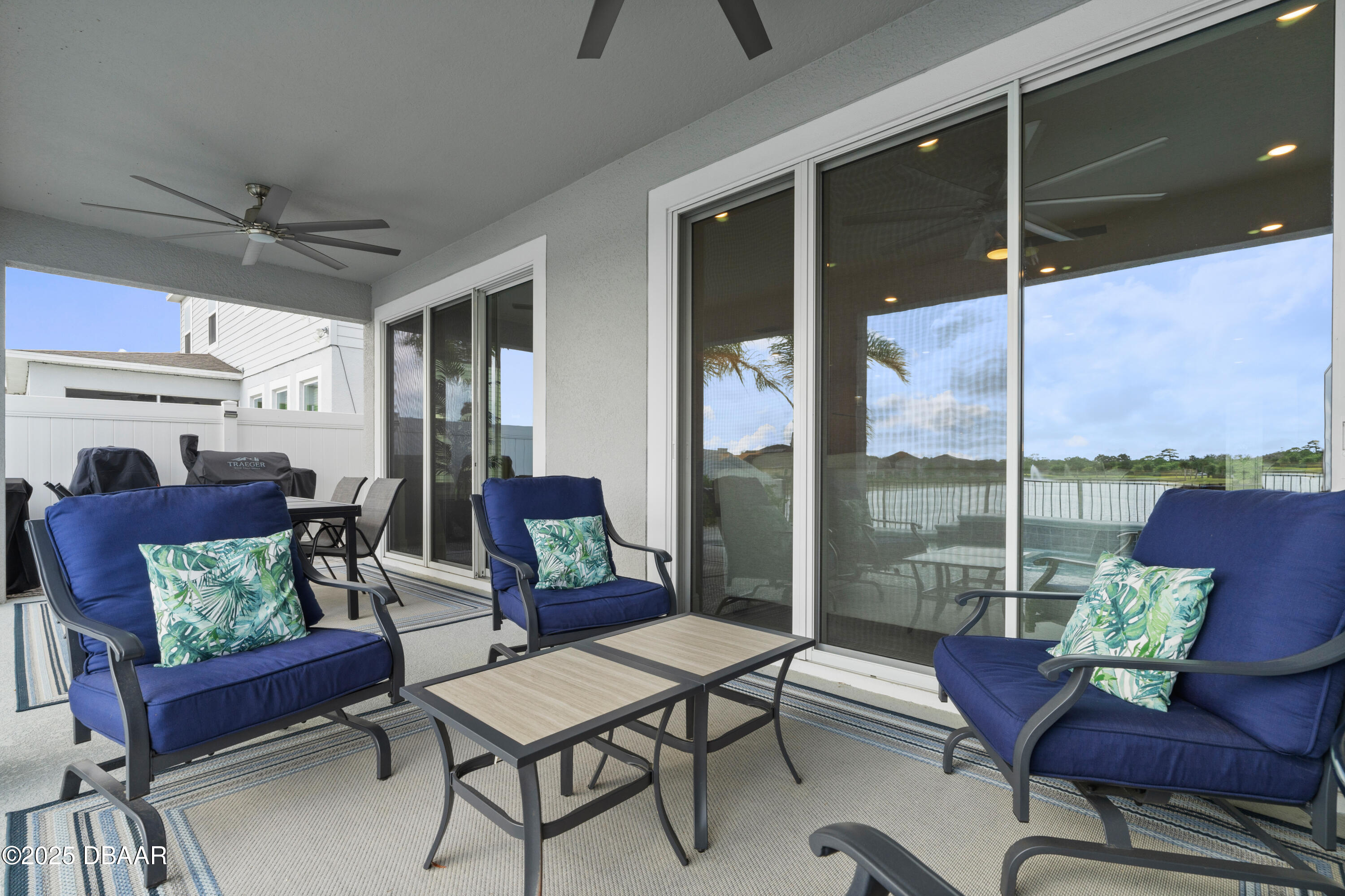 256 Jackson Loop DeLand, FL 32724 - Photo 33 of 46 Lanai/Pool