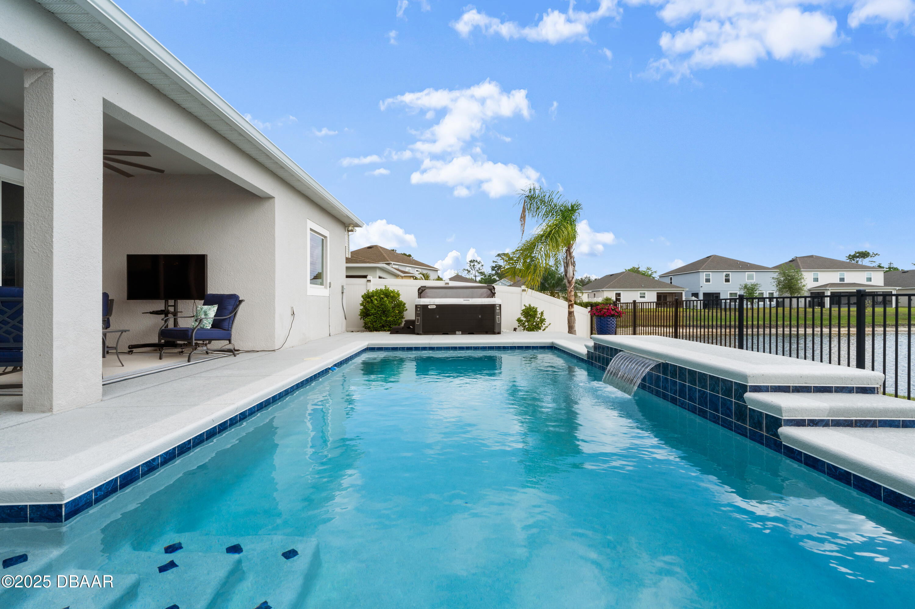 256 Jackson Loop DeLand, FL 32724 - Photo 35 of 46 Lanai/Pool